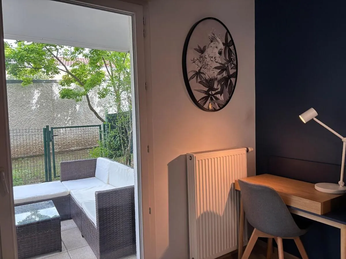 Retro-Chic Elegance With Terrace Near Tramway Apartment Saint-Priest  France