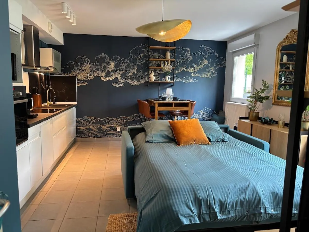 Retro-Chic Elegance With Terrace Near Tramway Apartment Saint-Priest  Saint-Priest (Rhone)