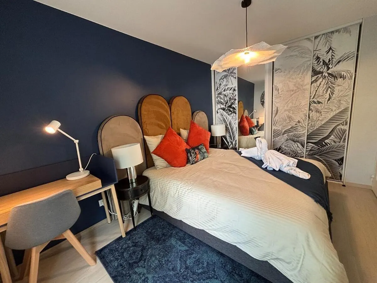 Retro-Chic Elegance With Terrace Near Tramway Apartment Saint-Priest  France