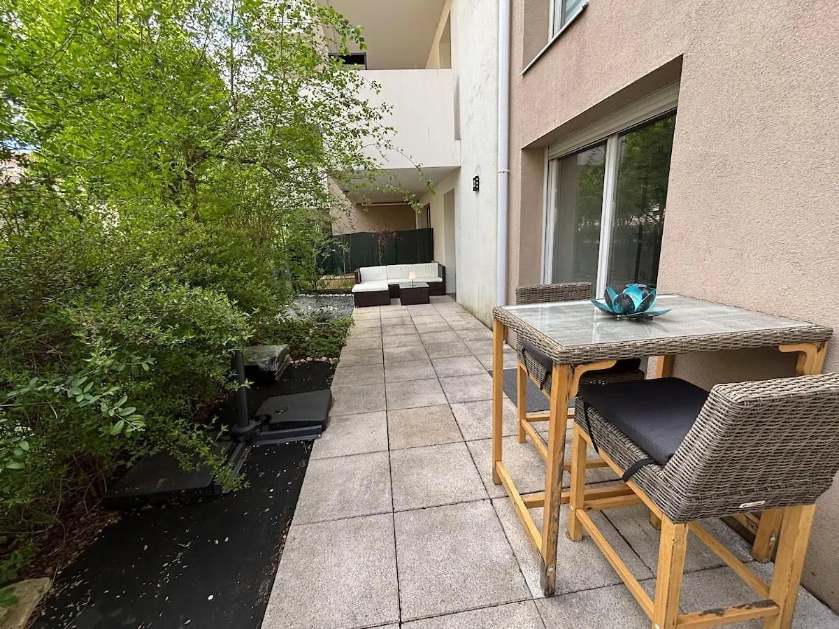 Retro-Chic Elegance With Terrace Near Tramway Apartment Saint-Priest  France