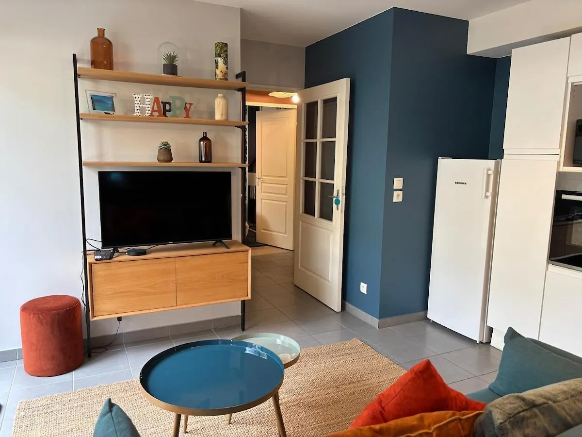 Retro-Chic Elegance With Terrace Near Tramway Apartment Saint-Priest